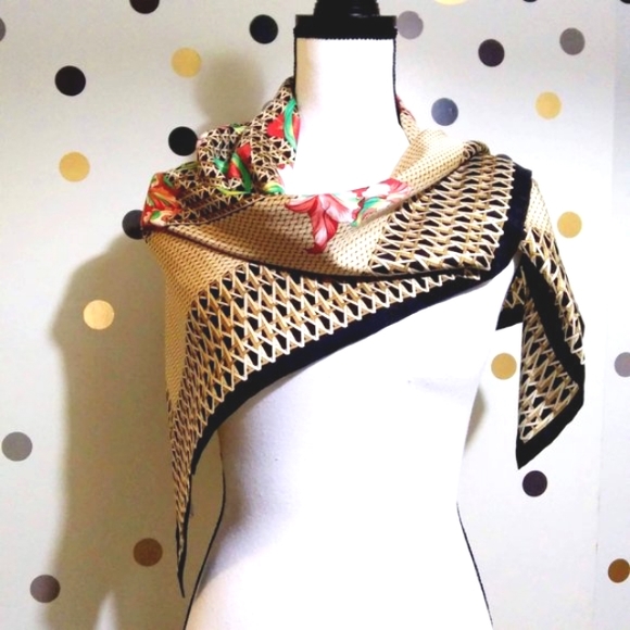 VINTAGE MADE IN KOREA 100% PURE SILK SCARF IRISES PRETTY FLORAL ACCESSORIES - Picture 7 of 8